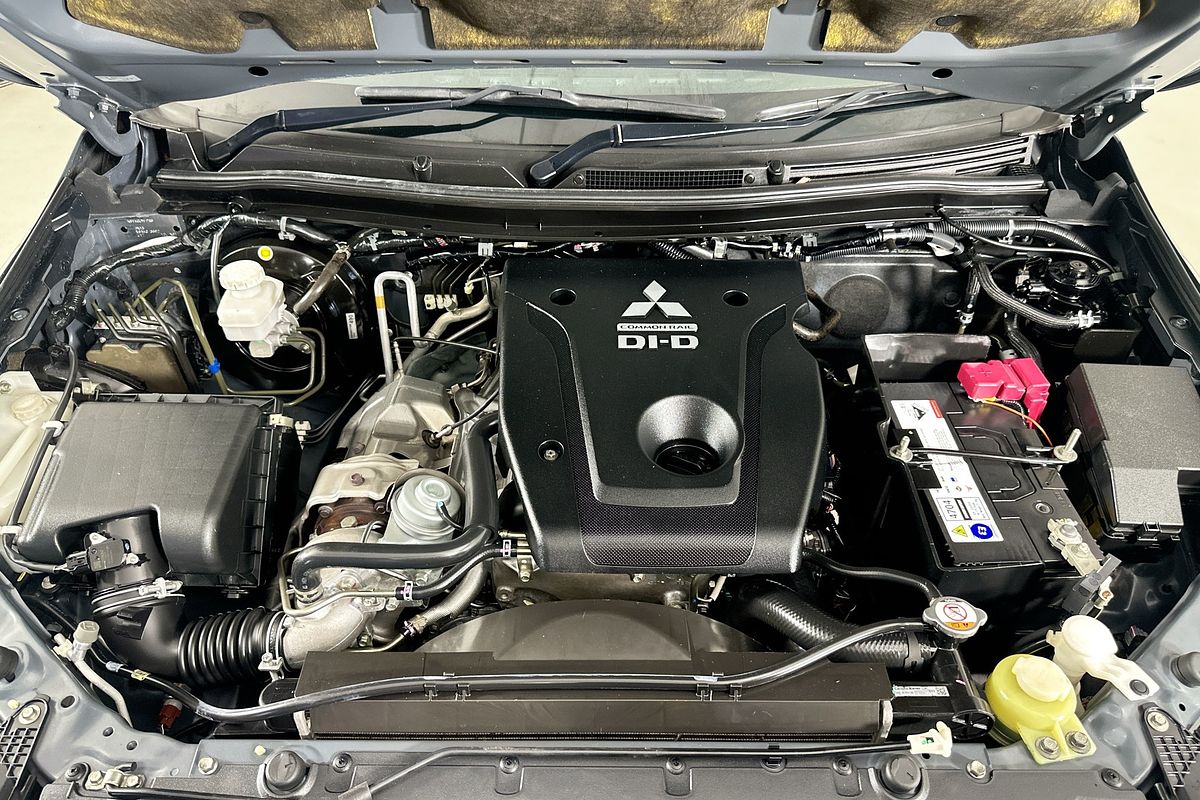 2017 Mitsubishi PAJERO SPORT EXCEED (4x4) 7 SEAT MY17