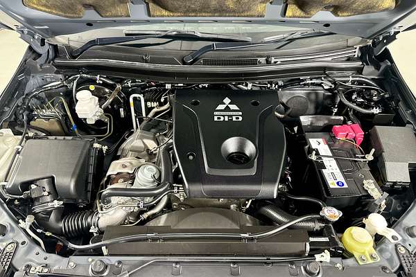 2017 Mitsubishi PAJERO SPORT EXCEED (4x4) 7 SEAT MY17