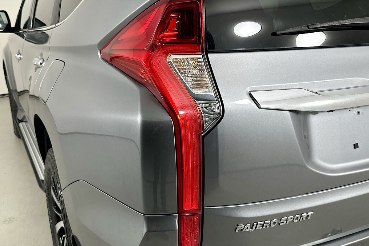 2016 Mitsubishi PAJERO SPORT EXCEED (4x4) QE