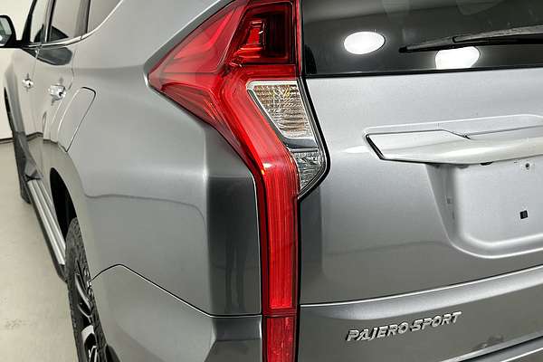 2016 Mitsubishi PAJERO SPORT EXCEED (4x4) QE