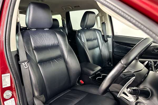 2017 Mitsubishi PAJERO SPORT EXCEED (4x4) 7 SEAT MY16