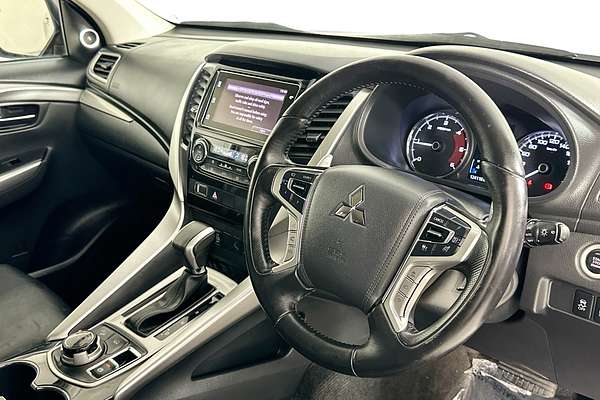 2017 Mitsubishi PAJERO SPORT EXCEED (4x4) 7 SEAT MY17