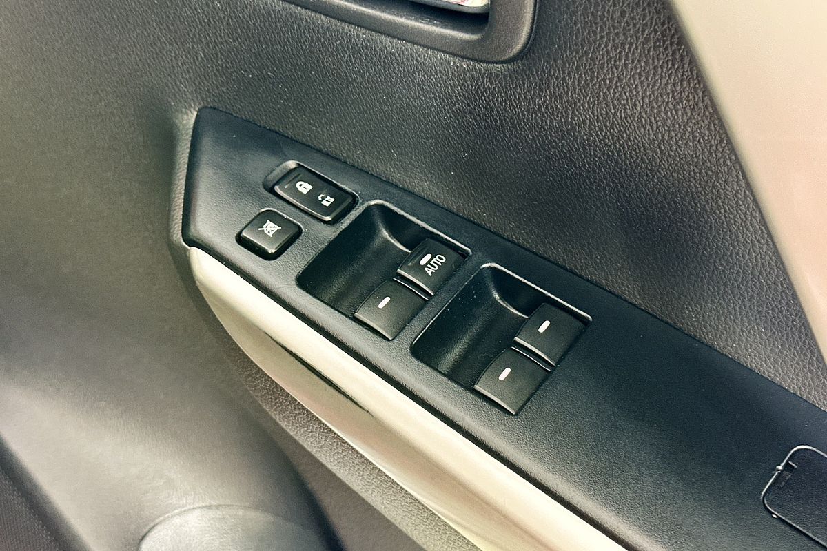 2017 Mitsubishi PAJERO SPORT EXCEED (4x4) 7 SEAT MY16