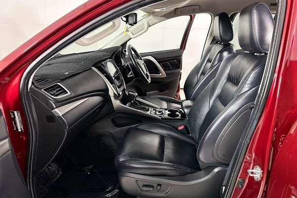 2017 Mitsubishi PAJERO SPORT EXCEED (4x4) 7 SEAT MY16
