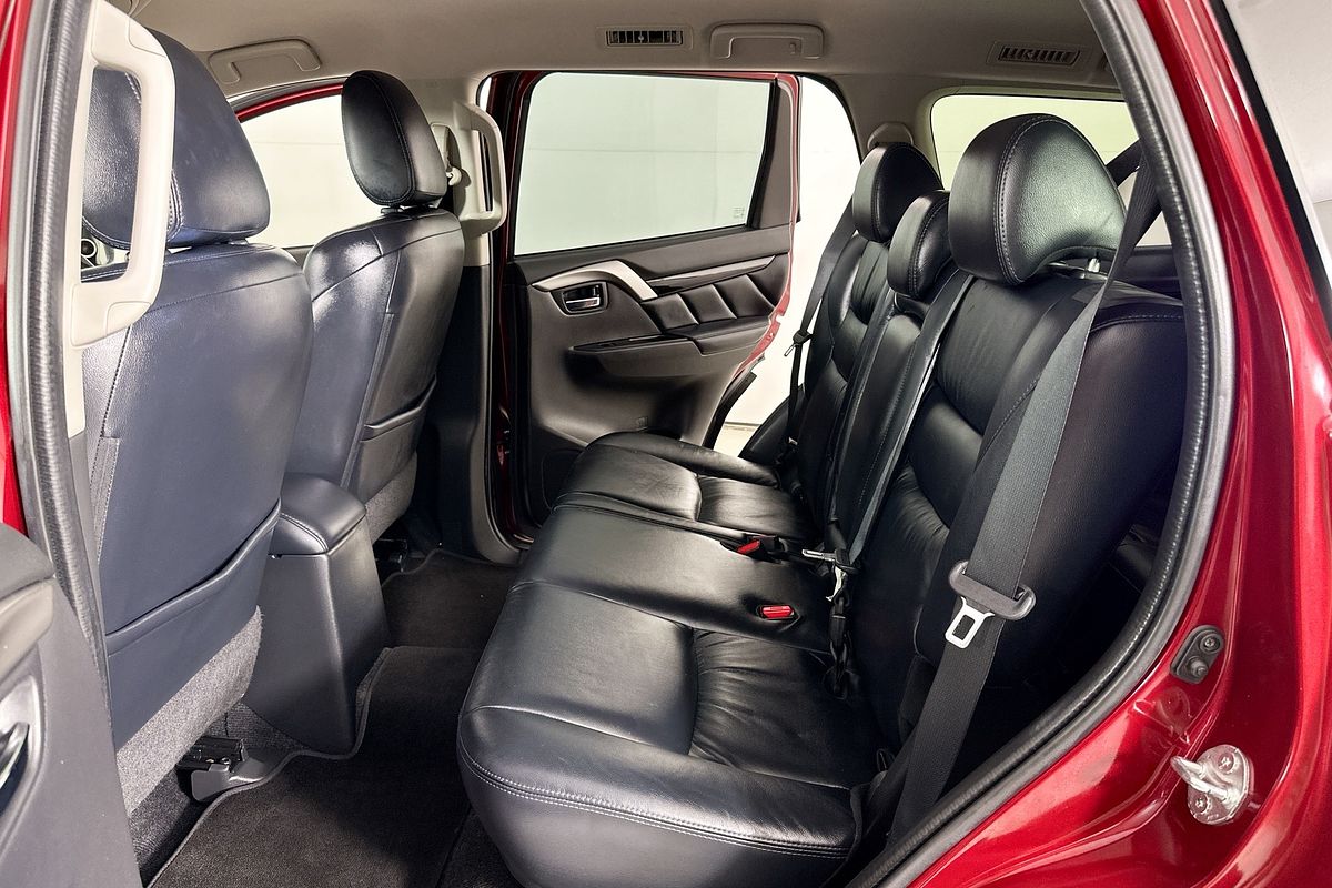 2017 Mitsubishi PAJERO SPORT EXCEED (4x4) 7 SEAT MY16