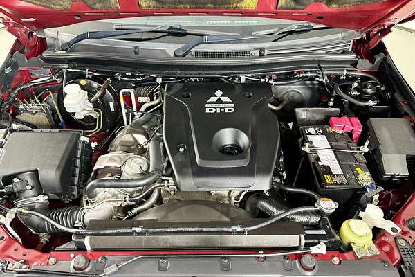 2017 Mitsubishi PAJERO SPORT EXCEED (4x4) 7 SEAT MY16