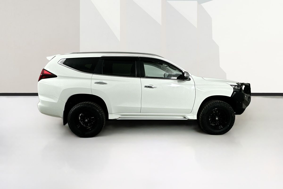 2022 Mitsubishi PAJERO SPORT GLS QF