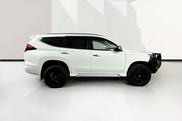 2022 Mitsubishi PAJERO SPORT GLS QF