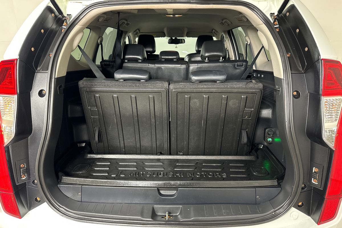 2017 Mitsubishi PAJERO SPORT GLS (4x4) 7 SEAT MY16