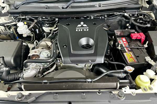 2016 Mitsubishi PAJERO SPORT EXCEED (4x4) 7 SEAT MY16