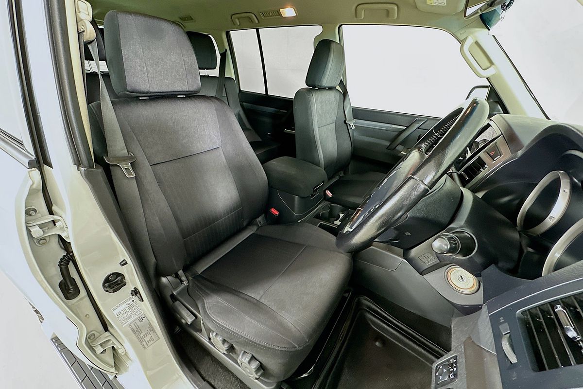 2016 Mitsubishi PAJERO GLX LWB (4x4) NX MY16