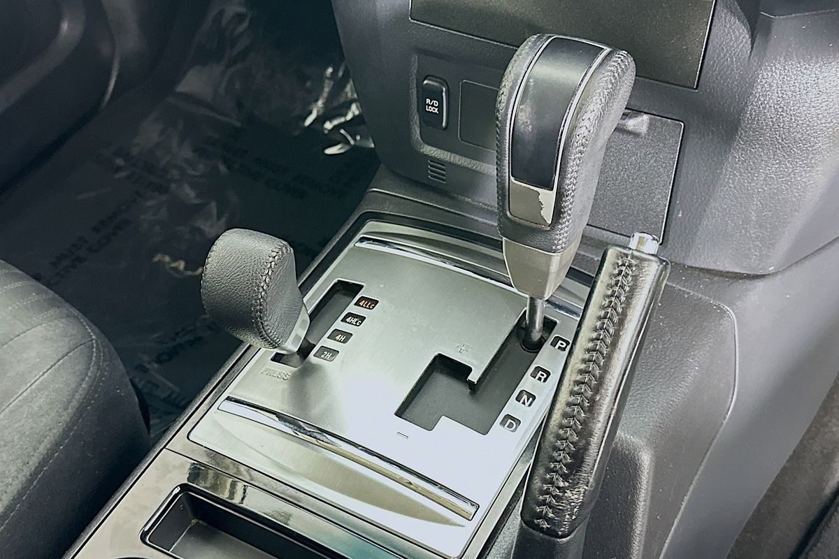 2015 Mitsubishi PAJERO GLX LWB (4x4) NX MY15
