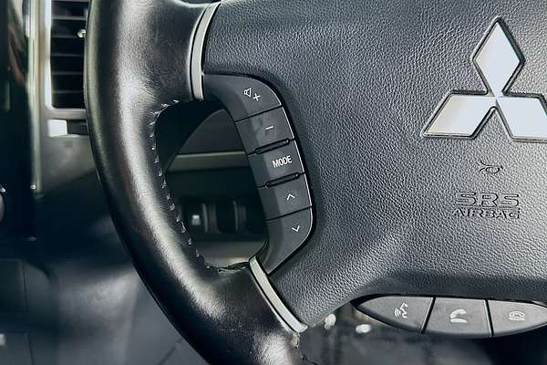 2015 Mitsubishi PAJERO GLX LWB (4x4) NX MY15