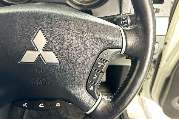 2016 Mitsubishi PAJERO GLS LWB (4x4) NX MY17