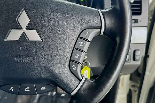 2015 Mitsubishi PAJERO GLX LWB (4x4) NX MY15