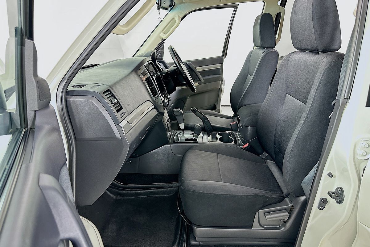 2016 Mitsubishi PAJERO GLX LWB (4x4) NX MY16