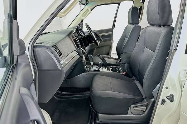 2016 Mitsubishi PAJERO GLX LWB (4x4) NX MY16