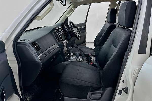 2015 Mitsubishi PAJERO GLX LWB (4x4) NX MY15