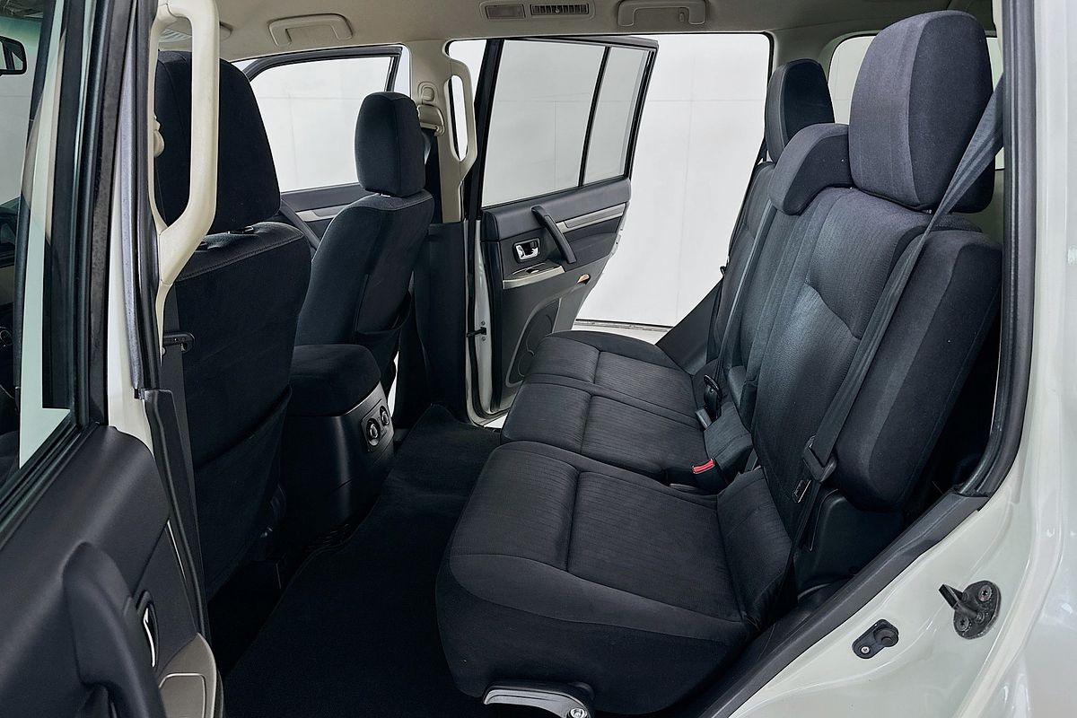 2015 Mitsubishi PAJERO GLX LWB (4x4) NX MY15
