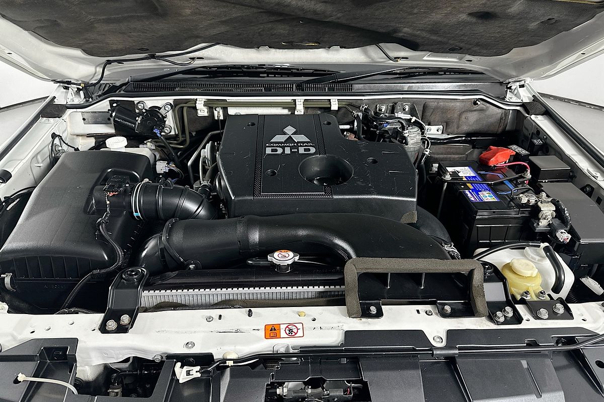 2018 Mitsubishi PAJERO GLX LWB (4x4) NX MY18