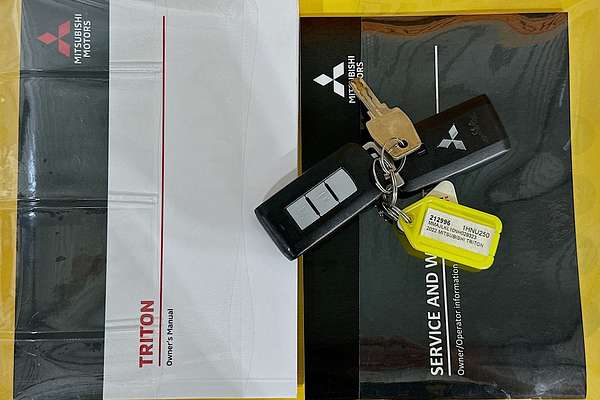 2022 Mitsubishi TRITON GLS (4x4) MR MY22 4X4
