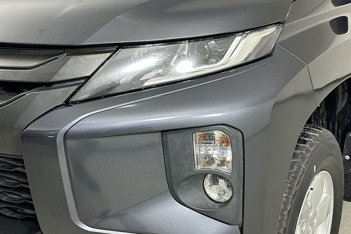 2021 Mitsubishi TRITON GLX+ (4x4) MR MY22 4X4