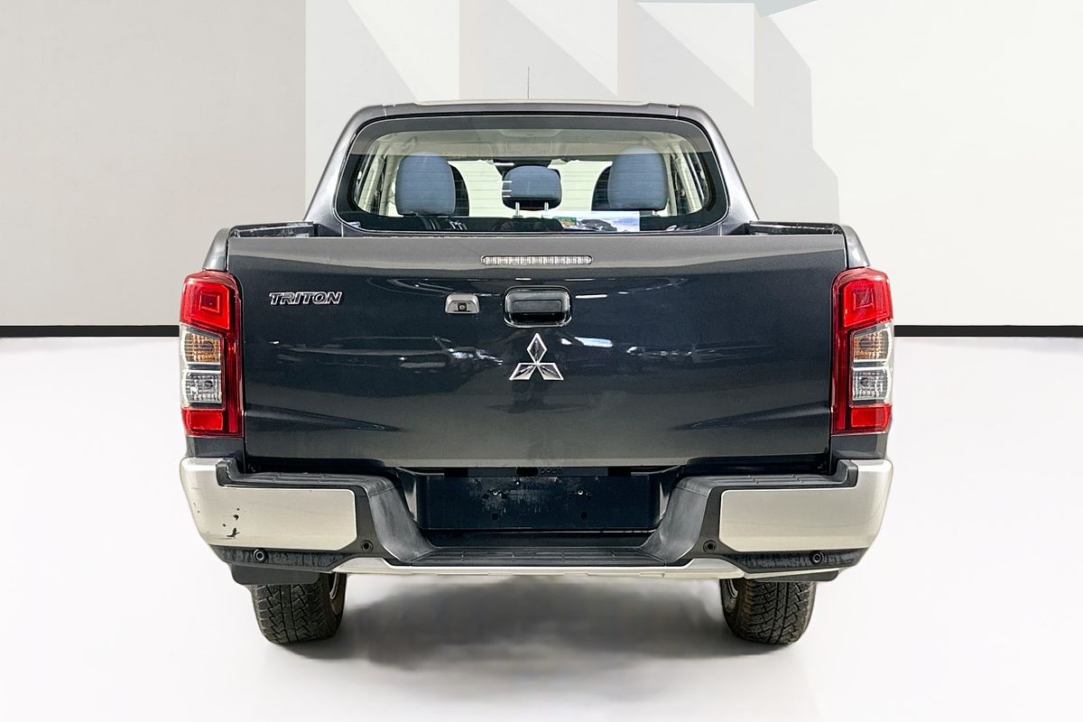 2021 Mitsubishi TRITON GLX+ (4x4) MR MY22 4X4