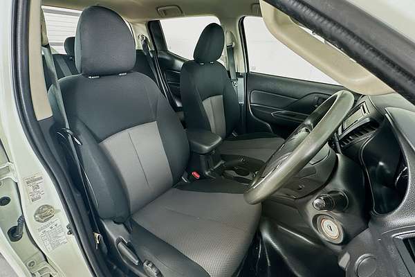 2021 Mitsubishi Triton GLX MR 4X4