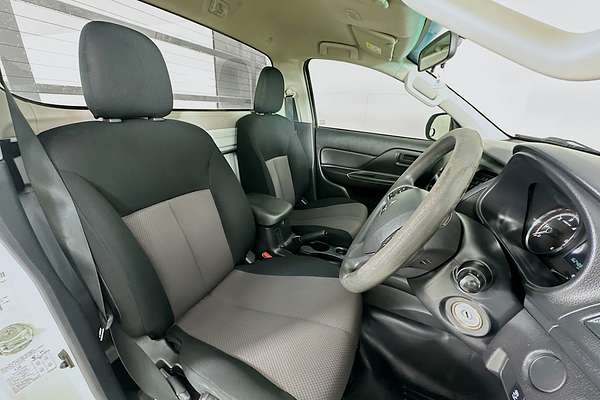 2021 Mitsubishi TRITON GLX (4x2) MR MY21 4x2