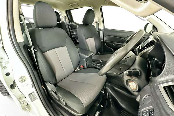 2022 Mitsubishi TRITON GLX+ (4x4) MR MY22 4X4