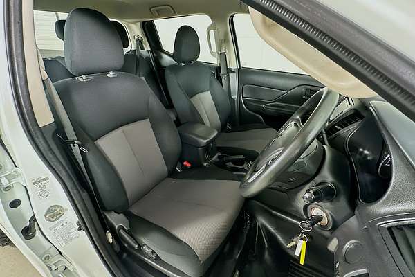 2022 Mitsubishi TRITON GLX (4x4) MR MY22 4X4