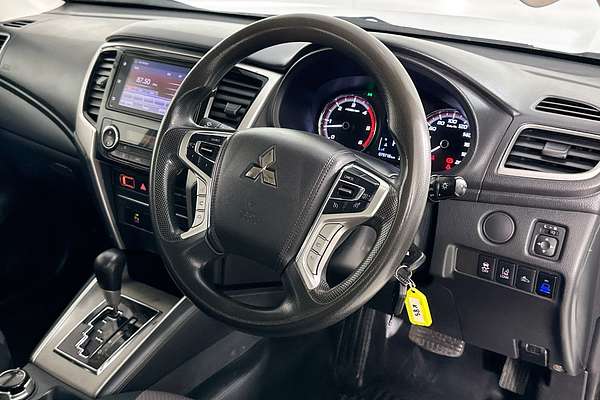 2022 Mitsubishi TRITON GLX+ (4x4) MR MY22 4X4