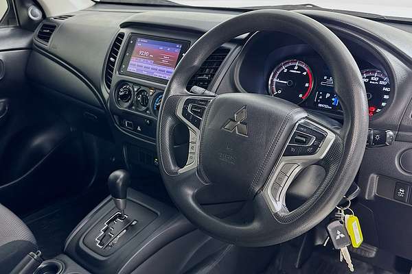 2022 Mitsubishi TRITON GLX (4x2) MR MY22.5 REAR WHEEL DRIVE