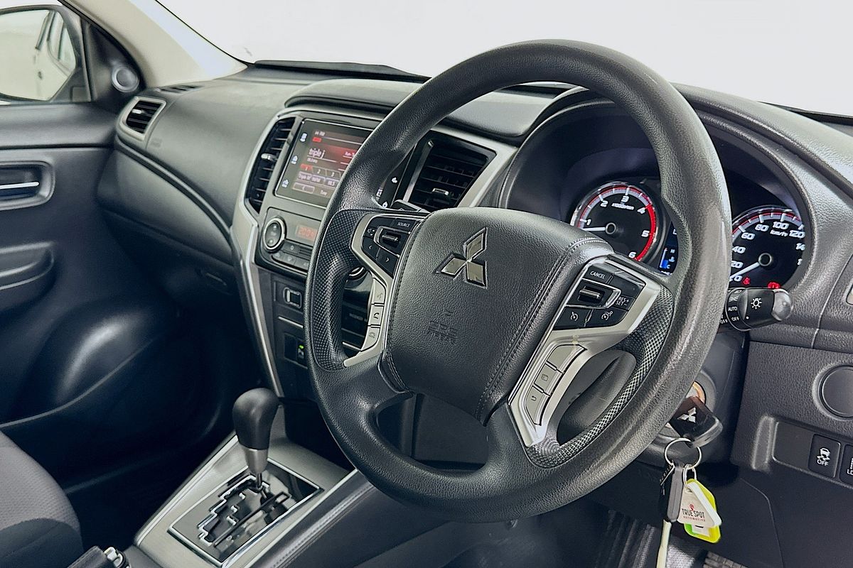 2021 Mitsubishi TRITON GLX+ (4x4) MR MY22 4X4