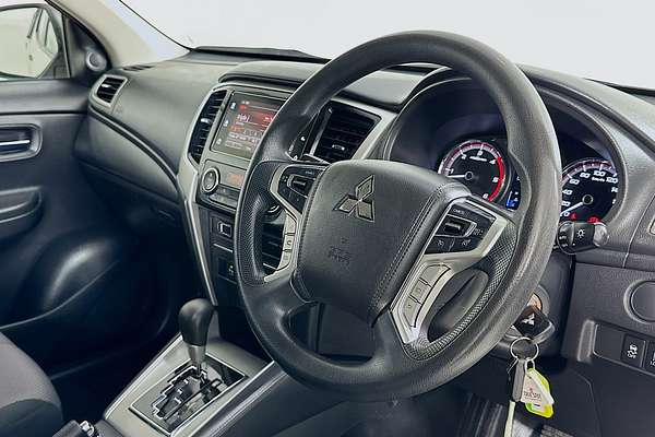 2021 Mitsubishi TRITON GLX+ (4x4) MR MY22 4X4