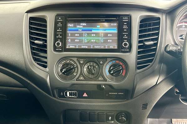 2022 Mitsubishi TRITON GLX (4x4) MR MY22 4X4