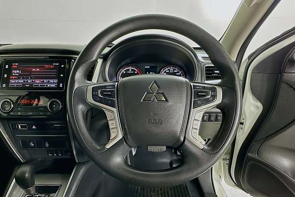 2021 Mitsubishi TRITON GLX+ (4x4) MR MY22 4X4