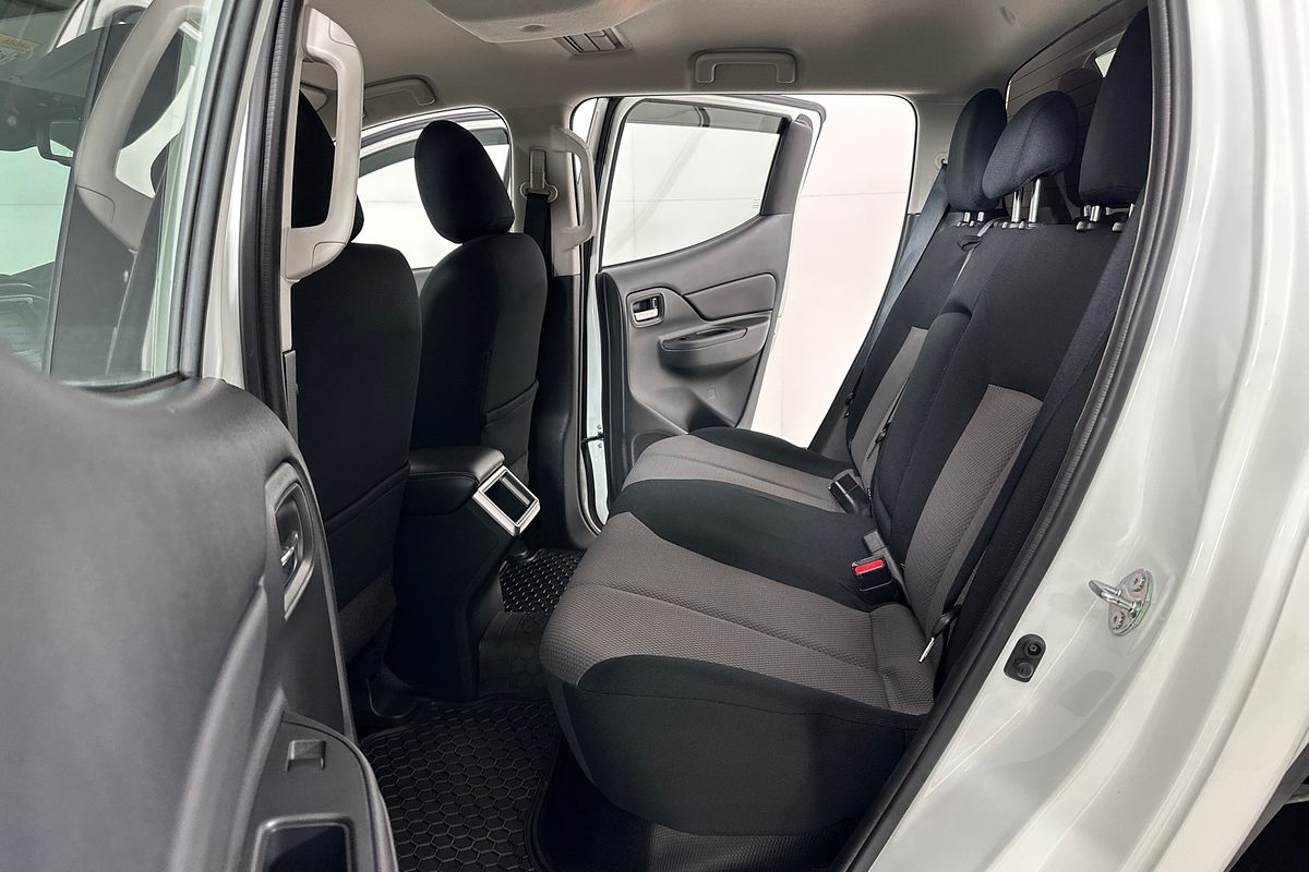 2021 Mitsubishi TRITON GLX+ (4x4) MR MY22 4X4