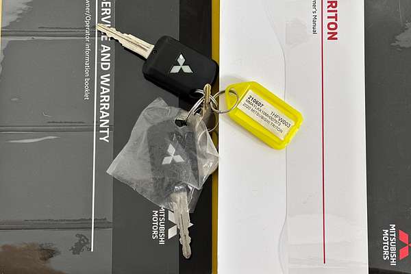 2020 Mitsubishi TRITON GLX (4x2) MR MY21 4x2