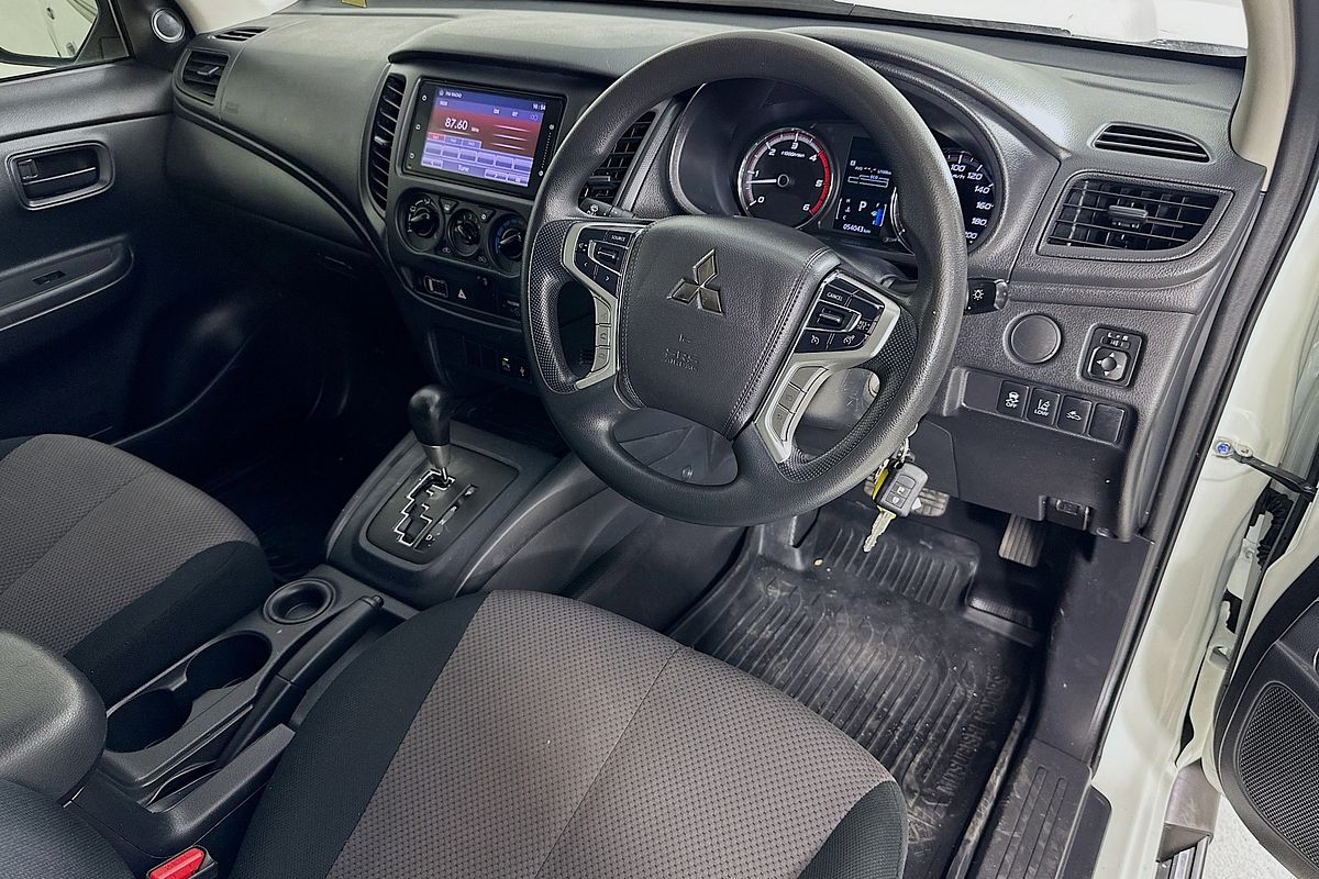 2023 Mitsubishi TRITON GLX (4x2) MR MY23 REAR WHEEL DRIVE