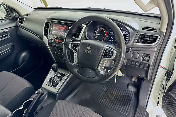 2021 Mitsubishi TRITON GLX+ (4x4) MR MY22 4X4