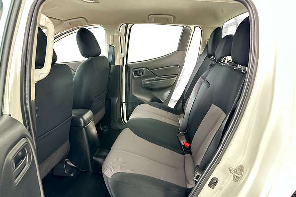 2022 Mitsubishi TRITON GLX (4x4) MR MY22 4X4