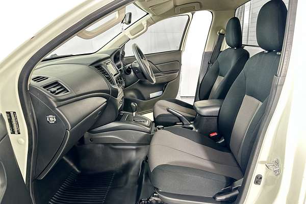 2021 Mitsubishi TRITON GLX (4x2) MR MY21 4x2