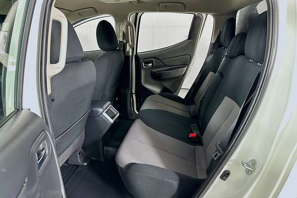 2021 Mitsubishi TRITON GLX+ (4x4) MR MY22 4X4