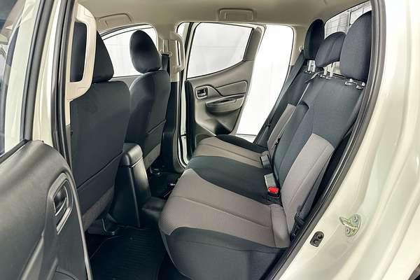 2021 Mitsubishi TRITON GLX (4x2) MR MY22 4x2