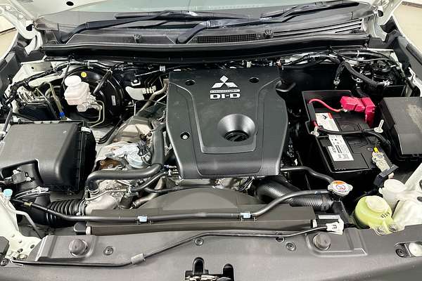 2022 Mitsubishi TRITON GLX (4x2) MR MY22.5 REAR WHEEL DRIVE