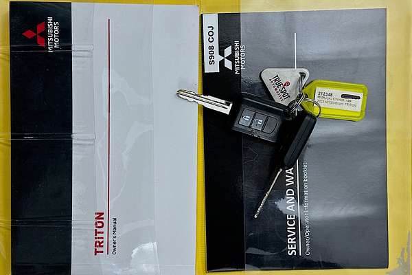 2022 Mitsubishi TRITON GLX (4x4) MR MY22 4X4