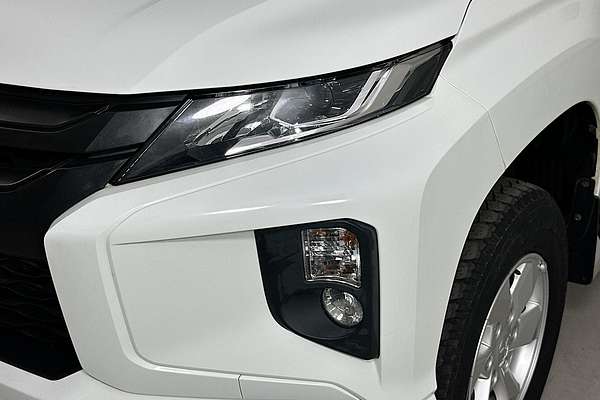 2021 Mitsubishi TRITON GLX+ (4x4) MR MY22 4X4