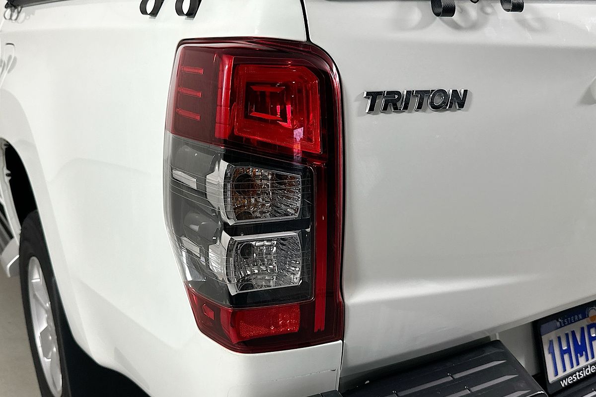 2021 Mitsubishi TRITON GLX+ (4x4) MR MY22 4X4