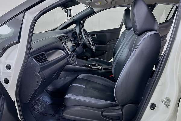 2020 Nissan LEAF ZE1